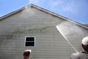 How to Clean Vinyl Siding